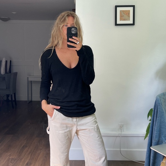 Long sleeve low rise black top - Picture 1 of 3